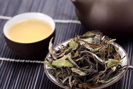 夏天喝什么茶比较好对身体?这四个茶饮有助于去暑消炎