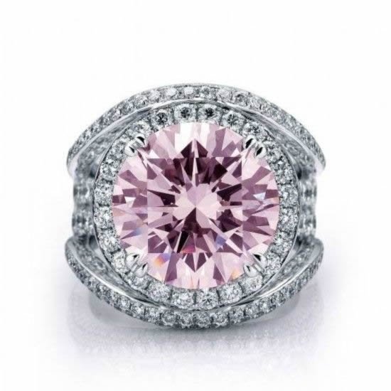 7克拉IF级粉钻 金万年珠宝首展