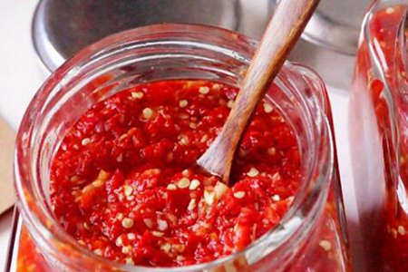 辣椒酱怎么做好吃又香新鲜辣椒酱?蒜蓉辣椒酱的家常做法