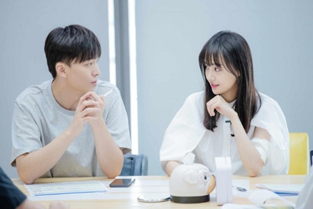 郑爽起诉前男友张恒，清点郑爽张恒间恩恩怨怨