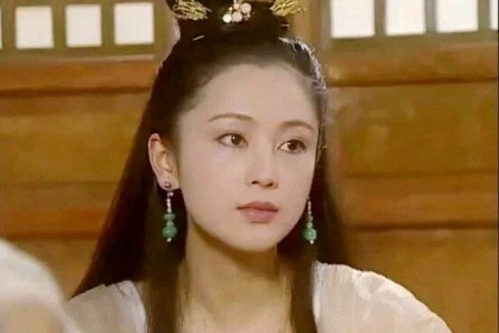 12岁的张柏芝，演艺圈女星19岁颜值可谓巅峰