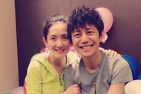 谢娜否认与何炅关系破裂,救场王何炅回应凸显高情商