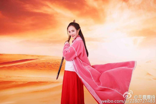 娱乐圈最烂十大女星之一干露露内裤被当众扯下