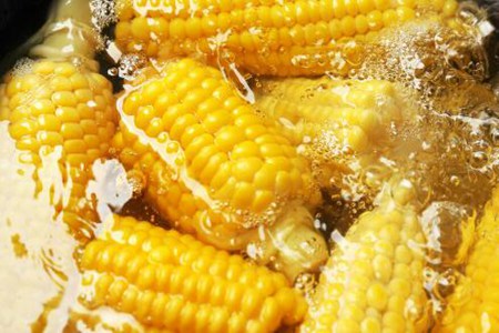 玉米煮多久会熟?煮玉米用冷水下锅还是热水了