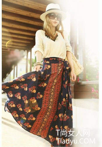 小辣椒私服出街 掌控长裙搭配