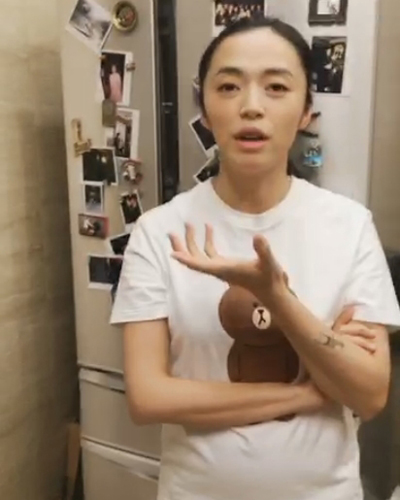姚晨手捂孕肚现身新闻 姚晨生孩子凌潇肃回应