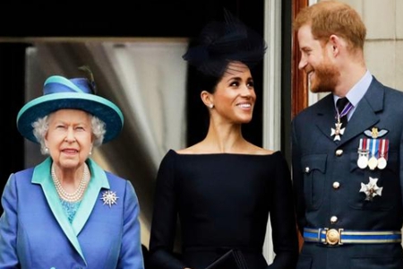 英国女王支持哈里夫妇出走决定,暗指单飞可以但请顾全大局