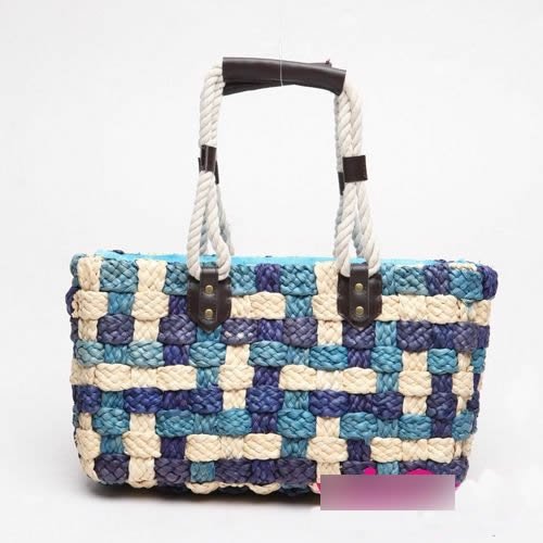 今夏流行新元素 首选藤编包包