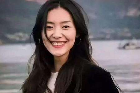 超模刘雯没谈过恋爱竟是母胎单身 网友:女王就是不将就