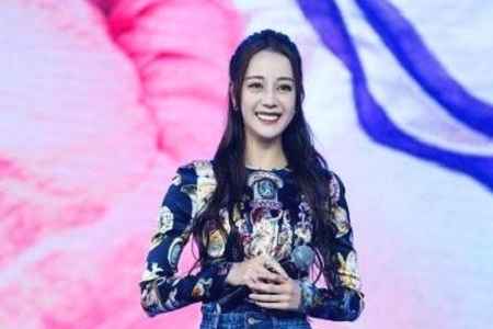 创造营:迪丽热巴男团舞,出场就惊艳了众多新生