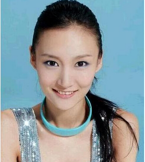张默与牛萌萌拥吻曝光