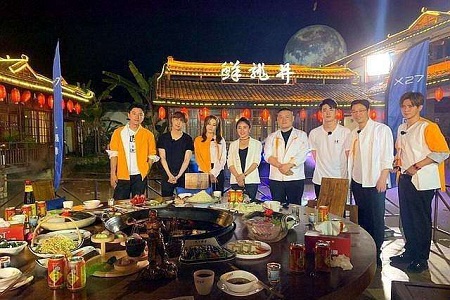 极限挑战张云雷被P成卡通,重庆王者张艺兴带不动猪队友