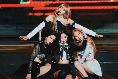全民男友萌德和BLACKPINK合影,网友:这一刻我酸了!