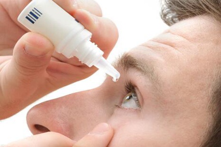 角膜炎的症状是哪些？这三个症状表现及时改善治疗