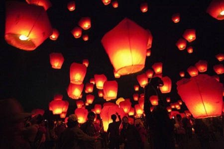 元宵时节赏花灯,养好脾胃再约会