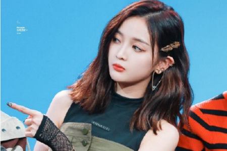 吴宣仪被捶墙狂按门铃怎么回事，私生饭都这么疯狂吗？