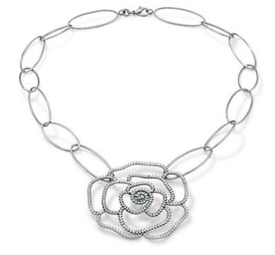 优雅和现代感并低调不失华丽的铂金首饰