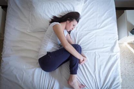 肚子隐隐作痛怎么回事?这三个造成女人肚子隐隐作痛的原因