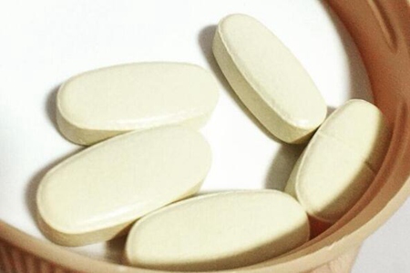 钙片什么时候吃吸收效果最好？这两个时间段补钙最佳