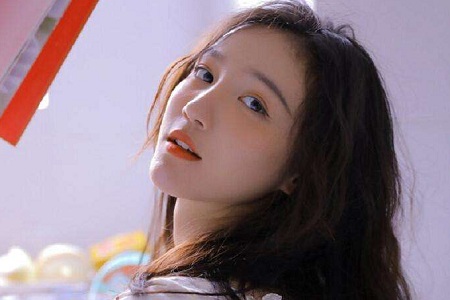 芒果TV与大闹火车站演员刘露解约,网友:十八线装大牌?