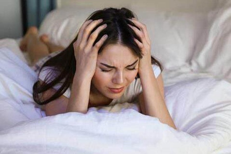 睡觉总是惊醒怎么解决?这四个改善睡眠方法睡到自然醒