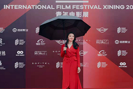 海清姚晨梁静发表女性感言,透露中年女演员普遍在曲线救国