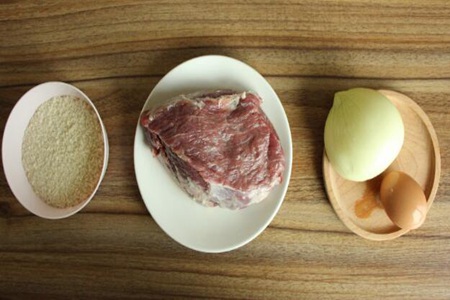 牛肉汉堡怎么做简单又好吃?牛肉汉堡的做法和配料的做法