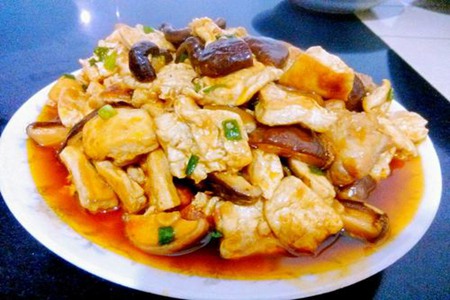 蘑菇怎么炒好吃,这三种香菇的做法鲜香味美超下饭