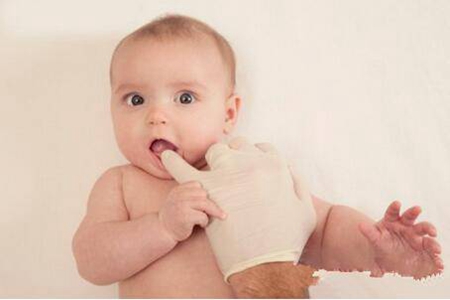 初生宝宝长马牙怎么办?宝宝长马牙原因