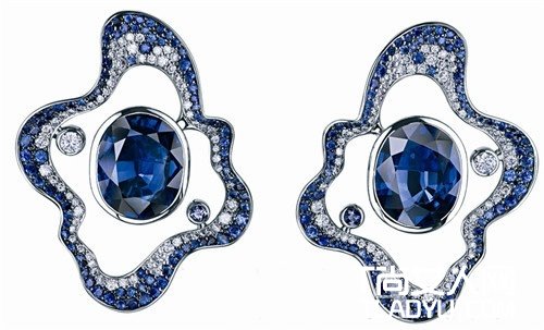 提升女王气质 显示超大宝石耳钉 