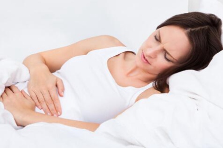 月经量少是怎么回事？这五个因素引发及时治疗