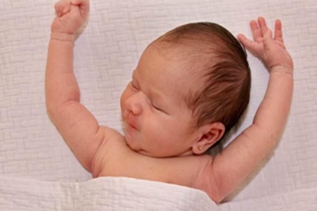新生儿要怎么照顾?这些照顾技巧帮助新手父母再也不手忙脚乱