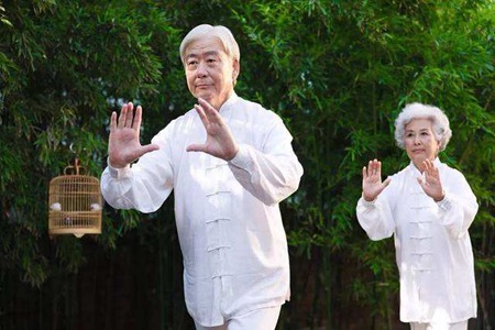 老年人骨质疏松怎么办?这三个老年人骨质疏松补钙的方法