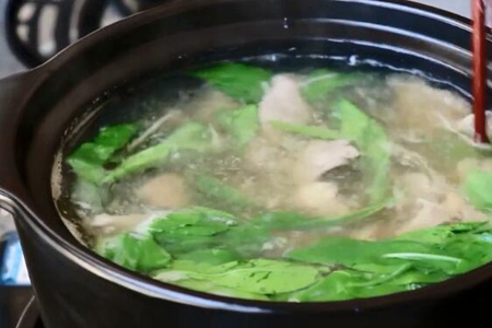 猪肝汤怎么做好吃又嫩又好吃,枸杞叶猪肝汤的做法和功效