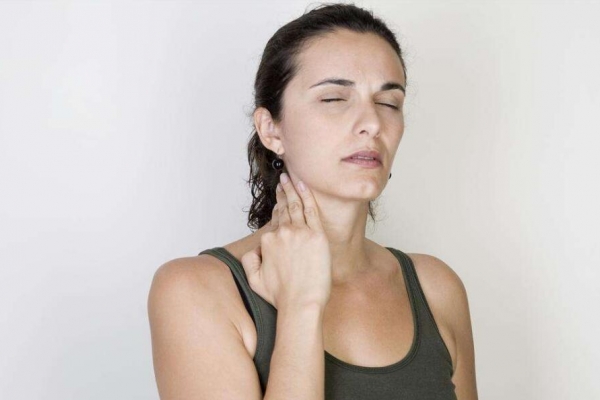 嗓子痛怎么办？5个方法帮你解决到疼痛感