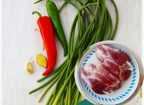 家常菜蒜苔炒肉的做法大全