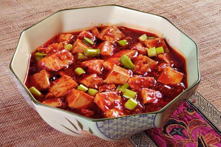 用日常平常廉价的食材豆腐，做出美味下饭菜