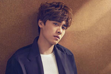 李易峰篮球砸何炅引起愤懑,网友直呼:心疼何老师!