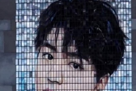 王俊凯粉丝用千部手机拼图,网友:看到没这才是硬核追星