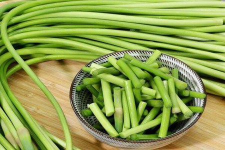 蒜苔的功效与作用,五个女人吃蒜苔的营养功效