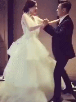 熊黛林疑将办婚礼！熊黛林穿婚纱与老公共舞