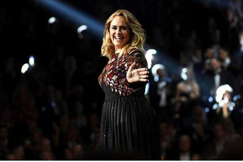 布兰妮真空出镜毁三观