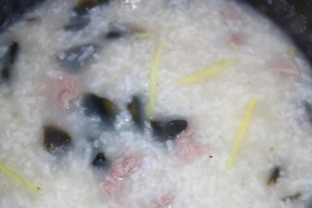 皮蛋瘦肉粥怎么做简单又好吃?这道家常做法鲜美浓郁暖心又暖胃