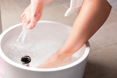 什么样的人群不能泡脚？这四个种人不建议泡脚小心加重病情
