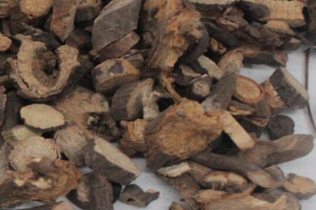  赤芍的功效与作用，这四个女人吃赤芍的药用功效