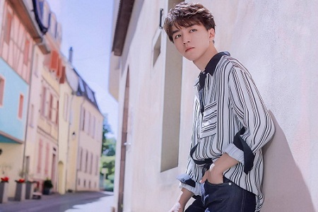 王俊凯离开意大利陶尔米纳中餐厅,合伙人纷纷泪目不舍