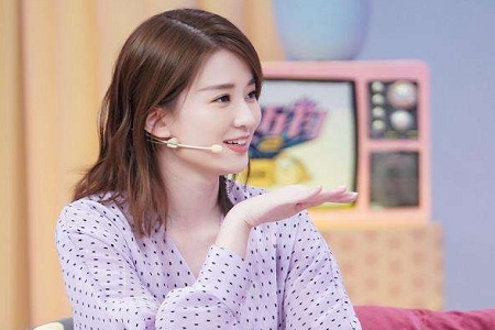 女星乔欣回应富二代身份，原来没上福布斯就算小康家庭