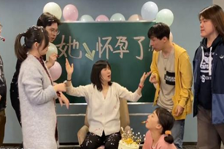 融资一亿网红Papi酱宣布怀孕 与老公结婚五年终于有爱情结晶