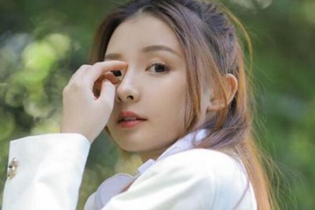女孩有这几种表现就别追了？这五个女生吊着你玩的特征