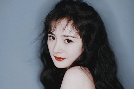 杨幂粉丝怒撕嘉行,共同抵制自私嘉行传媒,真爱粉无疑了